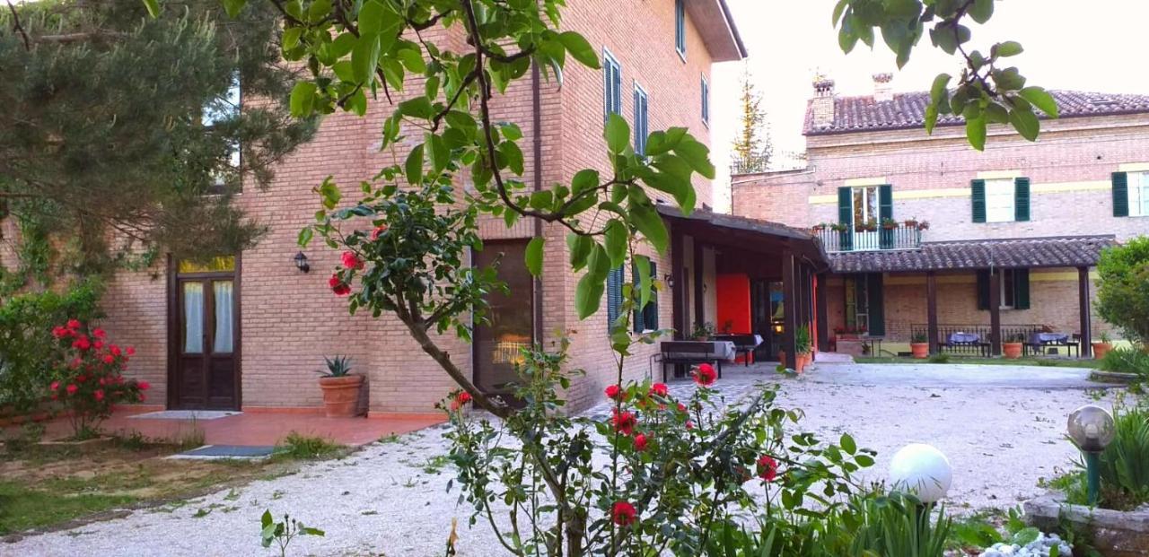 Hotel B&B Resort Fonte La Castellana Sarnano Eksteriør bilde
