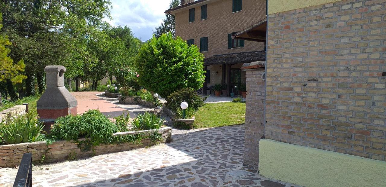 Hotel B&B Resort Fonte La Castellana Sarnano Eksteriør bilde
